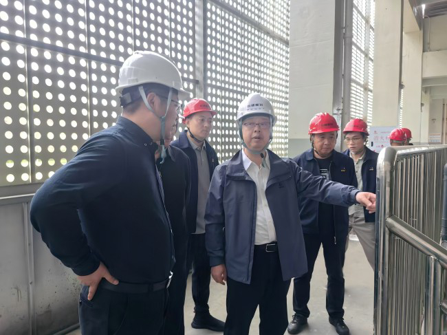 中國有研副總經(jīng)理毛昌輝帶隊赴樂山有研、有研重冶和國合重慶進行安全檢查