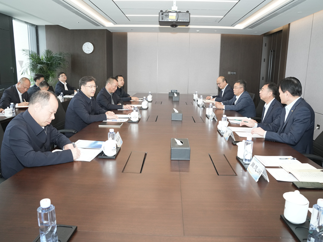 新余市委書(shū)記鄭光泉一行到訪中國(guó)有研