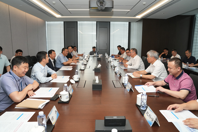 株洲市委書(shū)記曹慧泉一行到訪中國(guó)有研