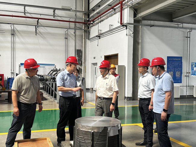 中國(guó)有研黨委副書(shū)記、總經(jīng)理艾磊到有研復(fù)材調(diào)研