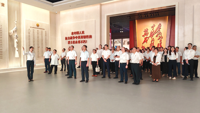 弘揚(yáng)抗戰(zhàn)精神 共筑國防長城|中國有研黨委組織參觀《為了民族解放與世界和平》主題展覽